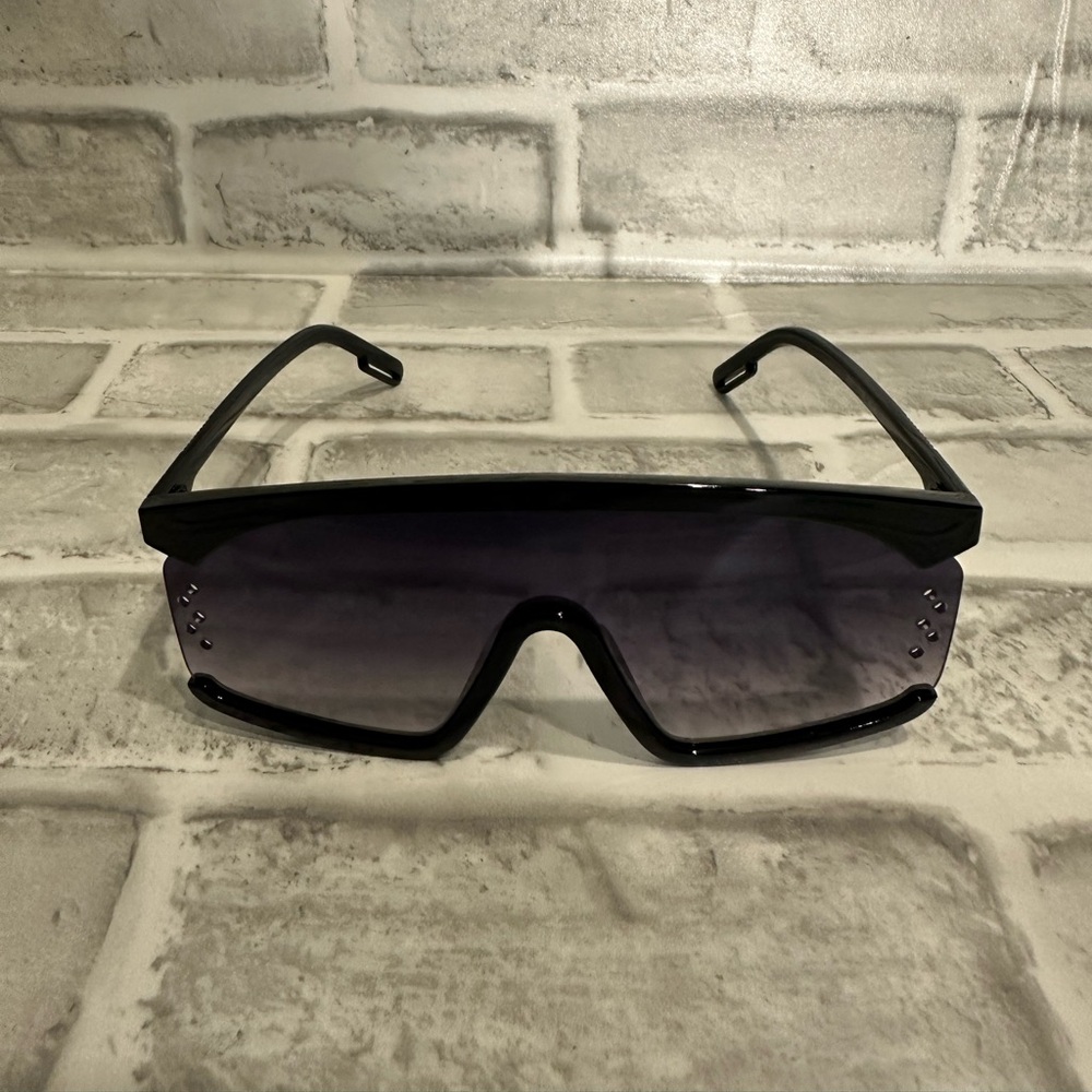 Black gradient sunglasses